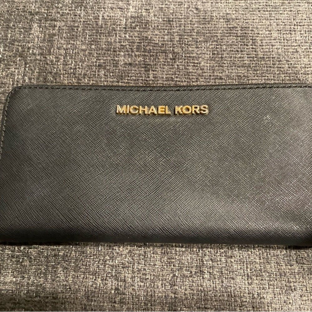 👛HP👛Michael Kors Black Wallet